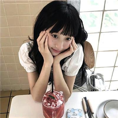 想吃掉我的非人少女 海报